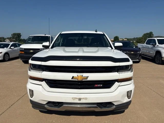 Used 2018 SUMMIT WHITE Chevrolet LT image 8