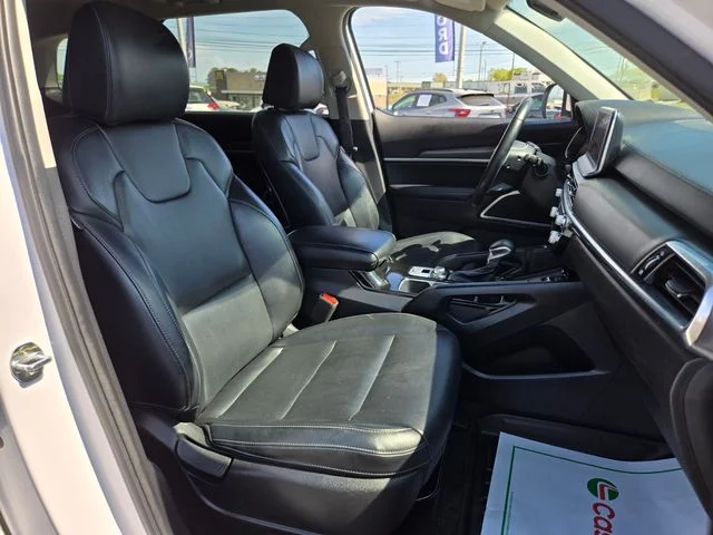 Used 2022 White Kia S image 25