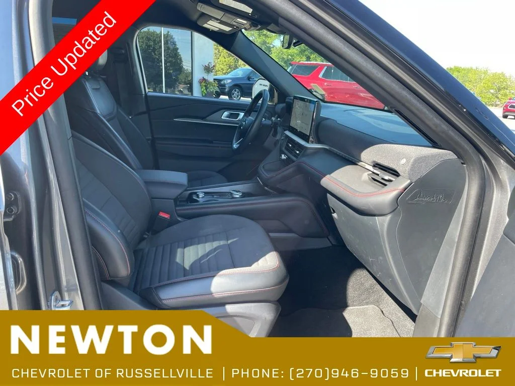 Used 2025 Gray Ford ST-Line image 23