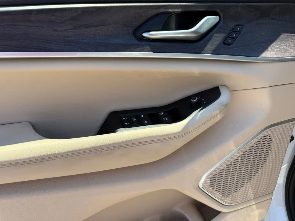 Used 2022 White Jeep Limited image 5