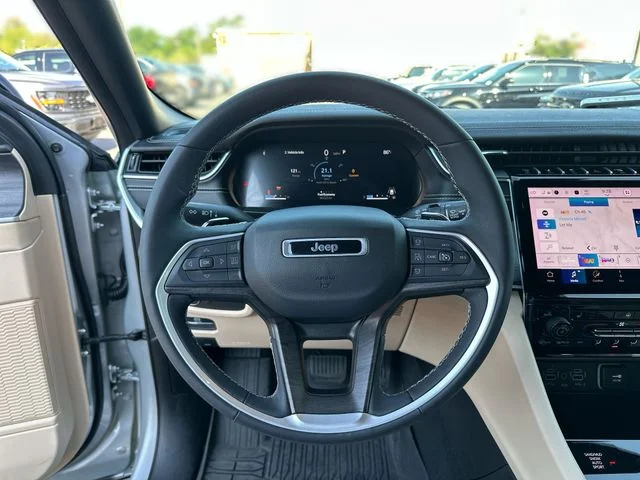Used 2024 Silver Jeep Limited image 15