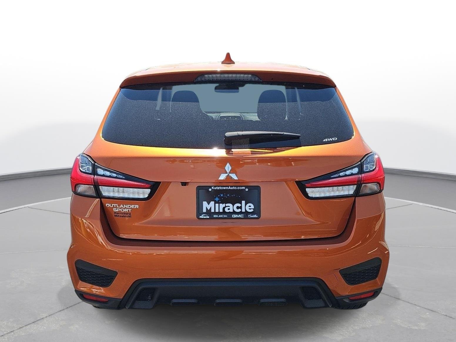 Used 2025 Sunshine Orange Metallic Mitsubishi ES image 7