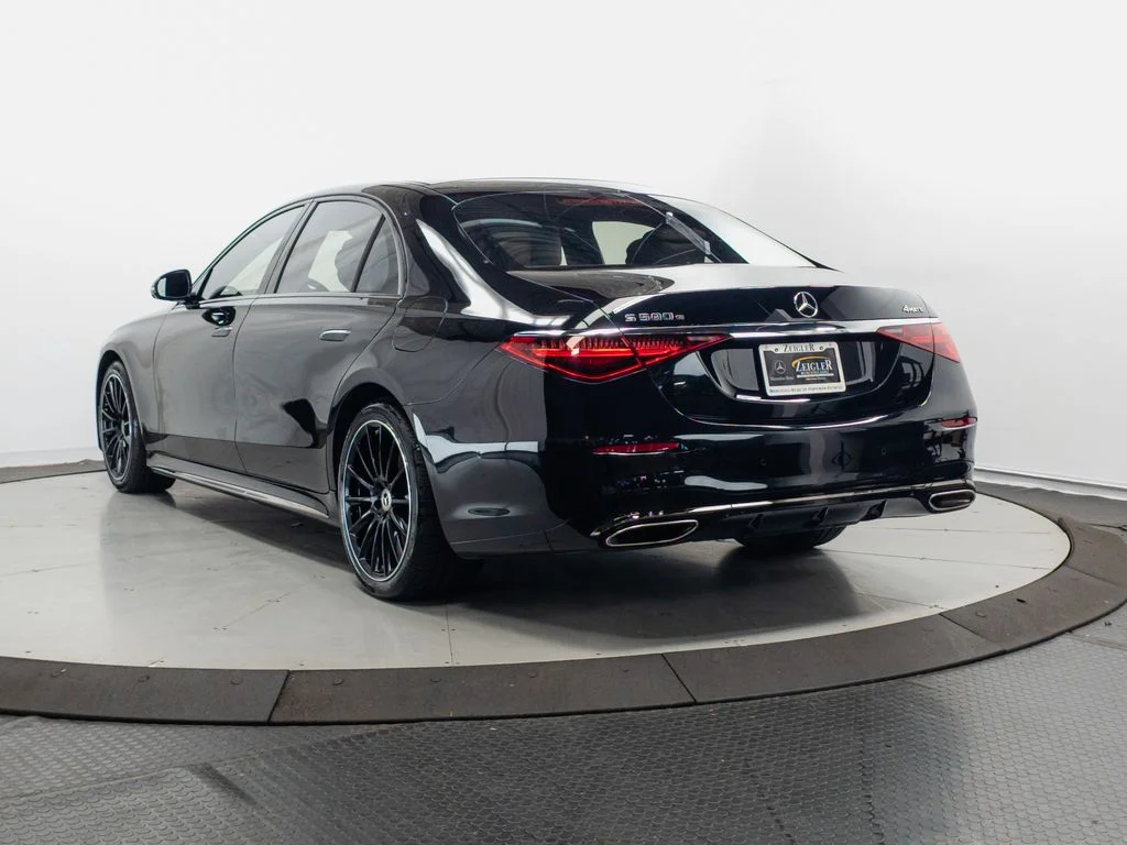 Used 2023 Black Mercedes-Benz S 580e image 32