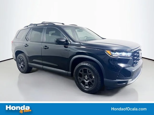 2025 Honda Pilot TrailSport AWD's photo