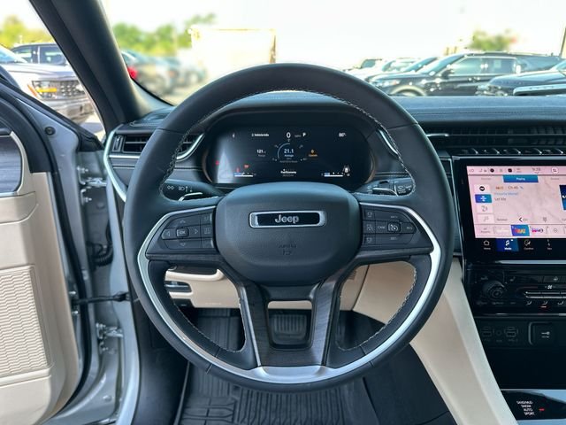Used 2024 Silver Jeep Limited image 15