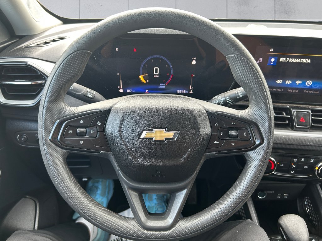 Used 2025 Gray Chevrolet LT image 9