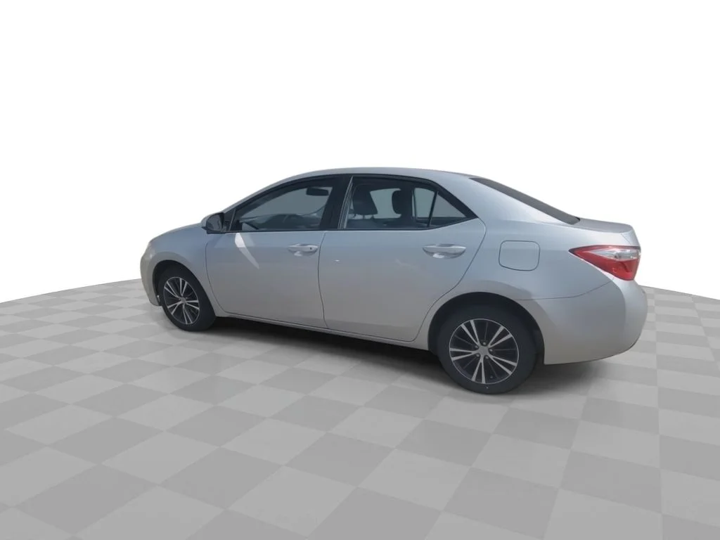 Used 2016 Silver Toyota LE Plus image 6