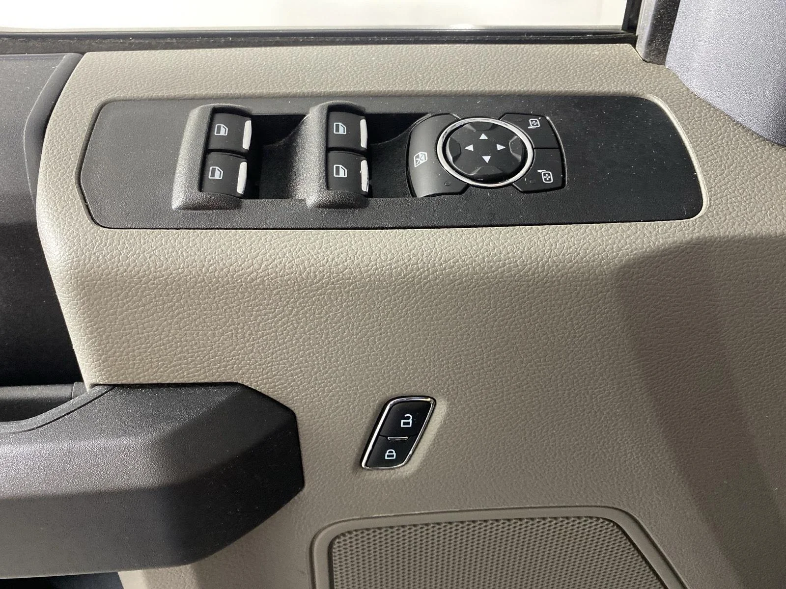 Used 2022 Agate Black Ford XL image 14