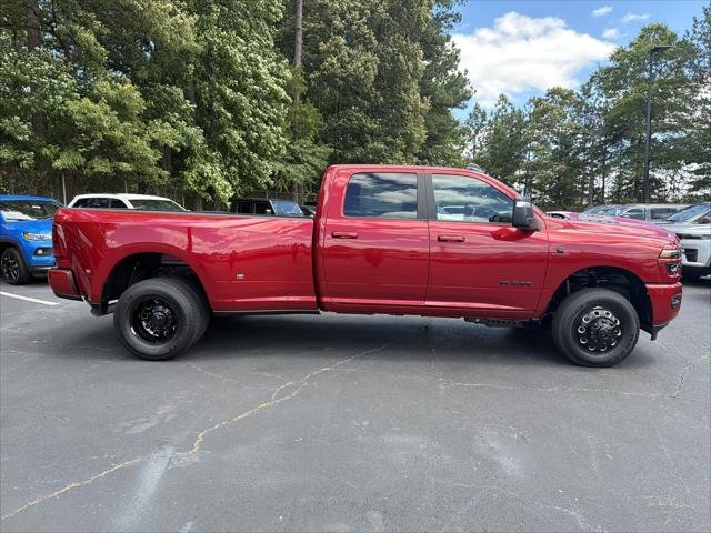 New 2026 Molten Red Pearl-Coat Exterior Paint RAM LARAMIE image 35