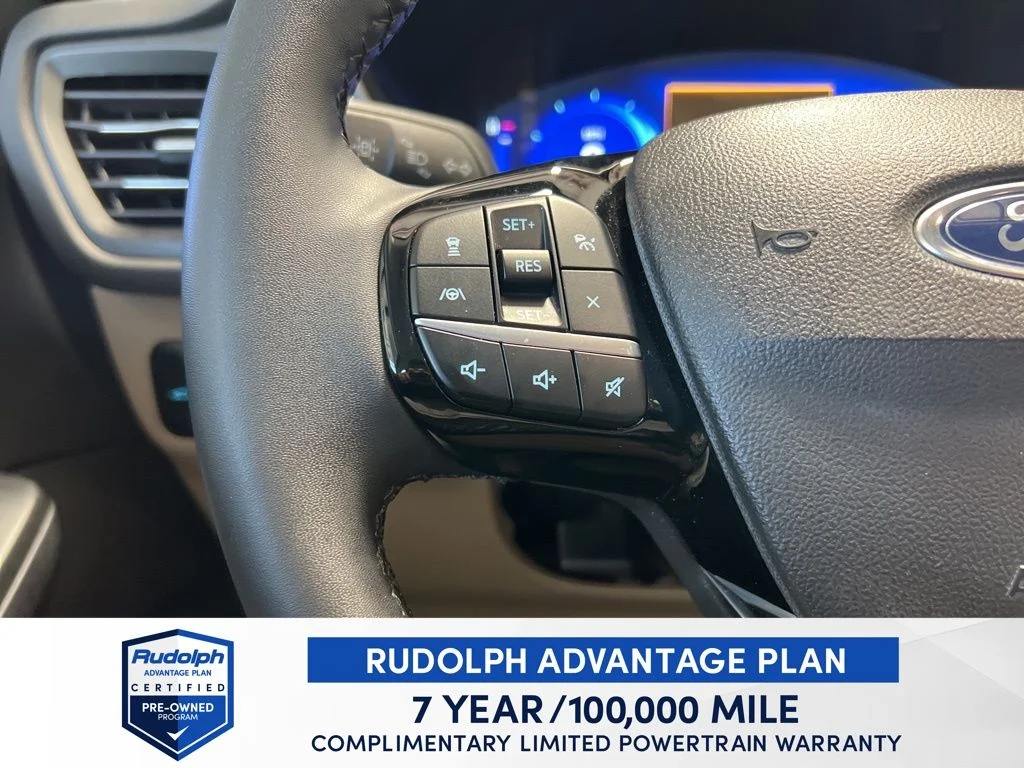 Used 2022 Black Ford SEL image 30