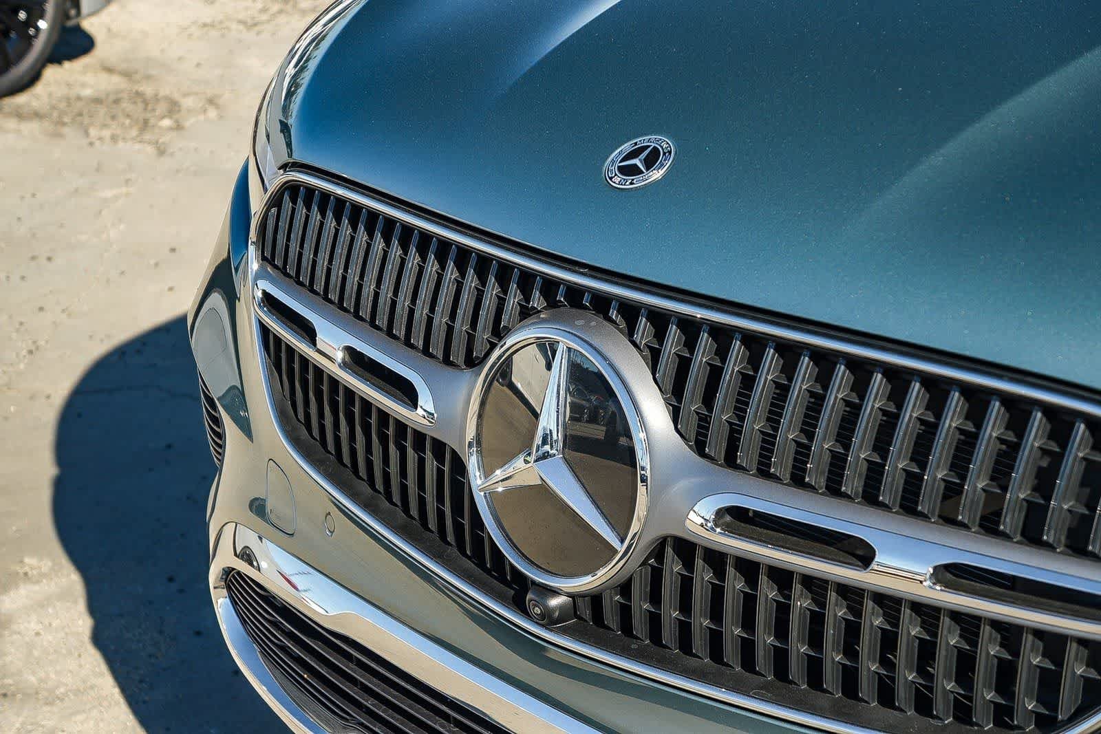 New 2026 Verde Silver Metallic Mercedes-Benz GLC 300 image 9