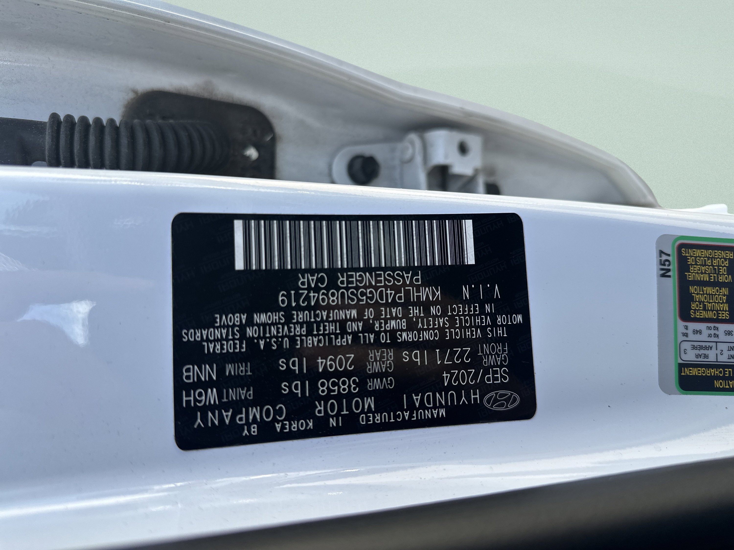 Used 2025 Serenity White Hyundai Limited image 26