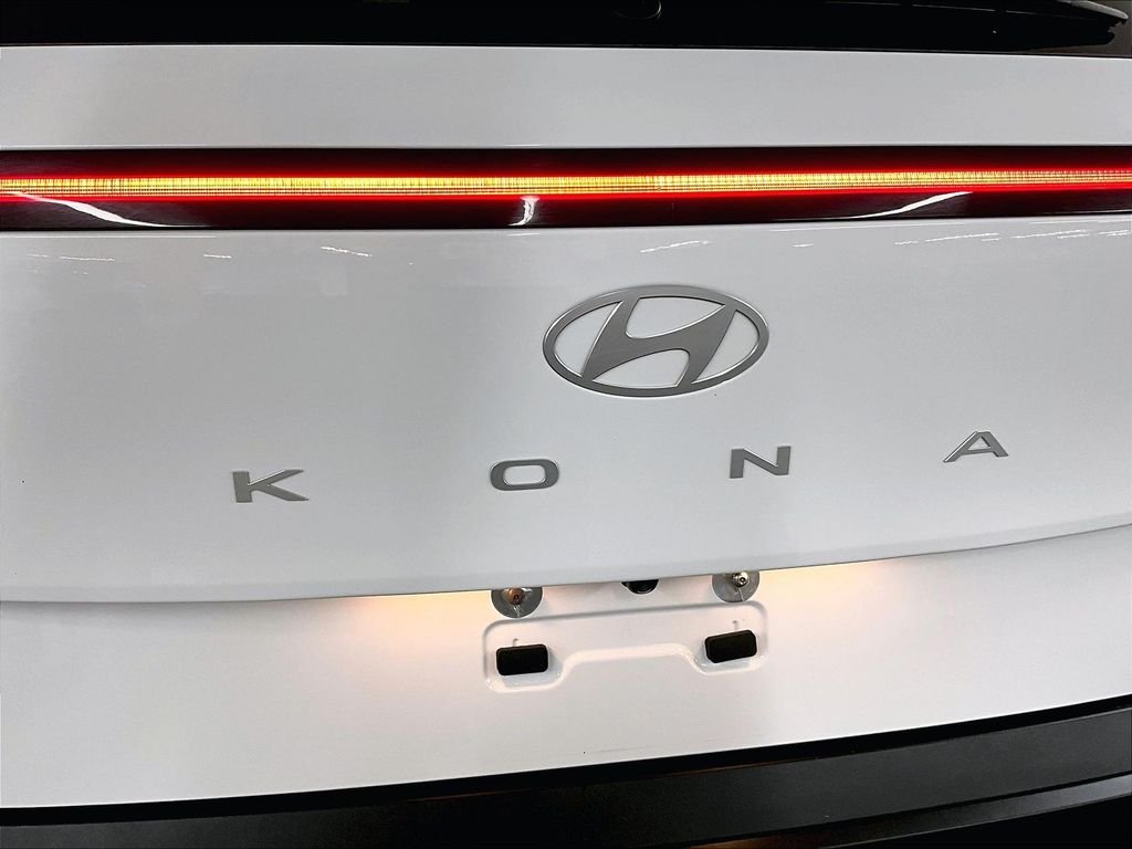 Used 2024 White Hyundai SEL image 28