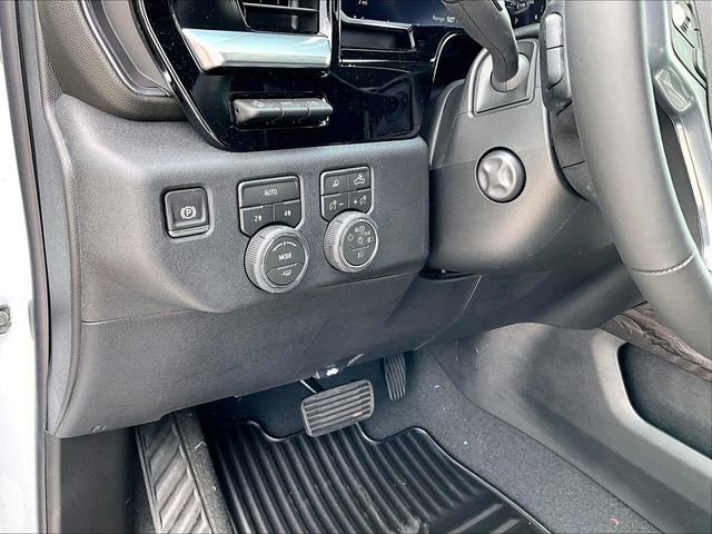 New 2026 Polar White Tricoat Chevrolet LTZ image 30