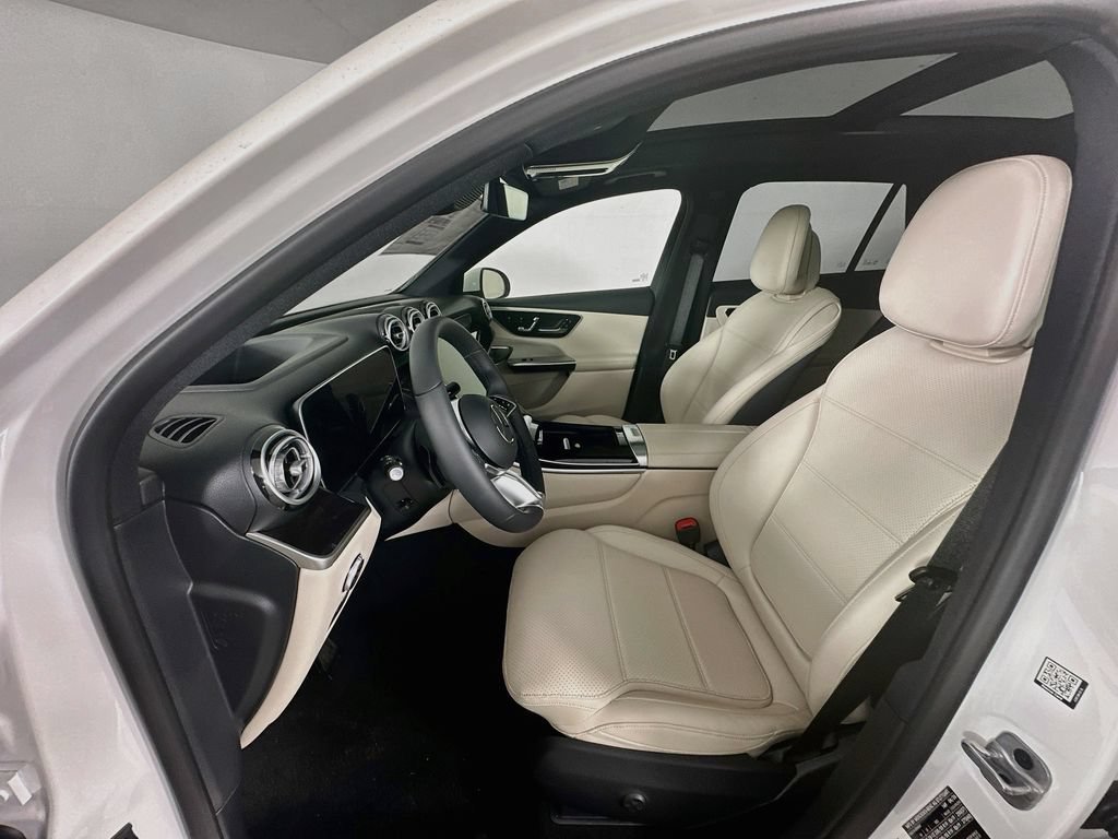 New 2026 Polar White Mercedes-Benz GLC 300 image 56