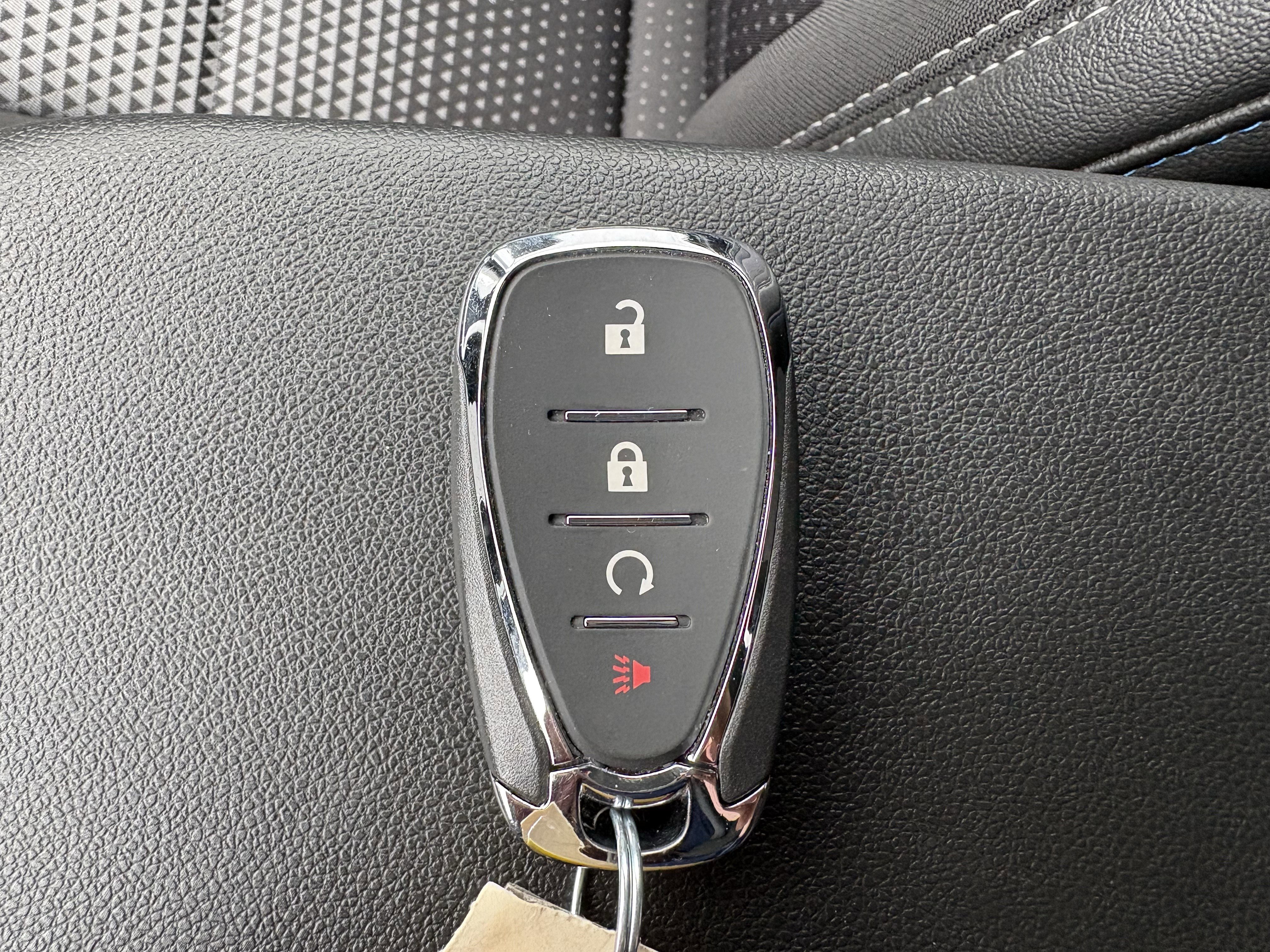 Used 2025 Mosaic Black Metallic Chevrolet LT image 22
