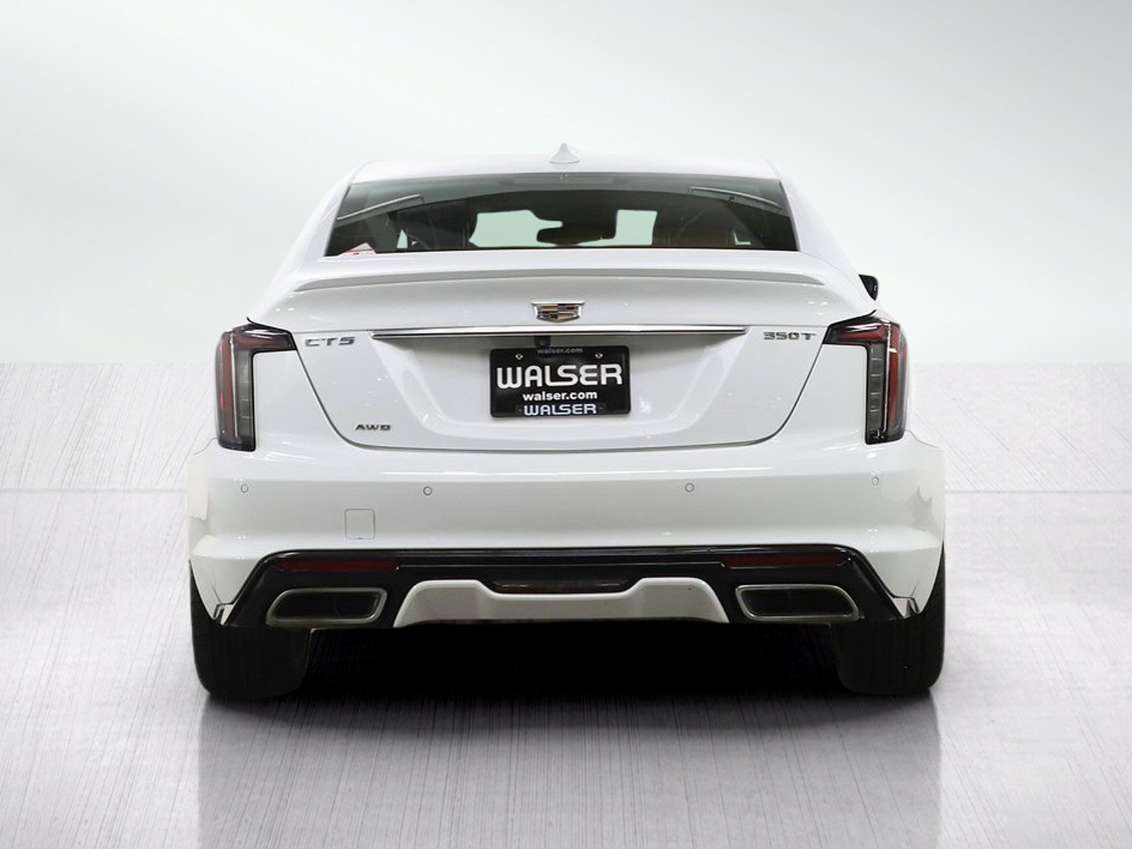 Used 2021 White Cadillac Sport image 4