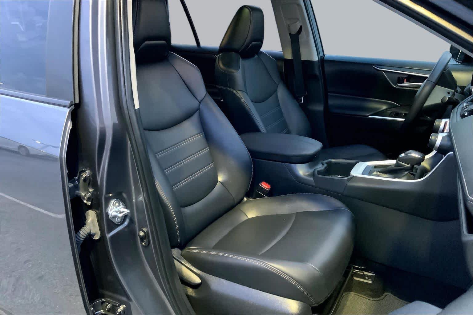 Used 2025 Magnetic Gray Metallic Toyota XLE Premium image 8