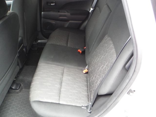 Used 2023  Mitsubishi  image 29