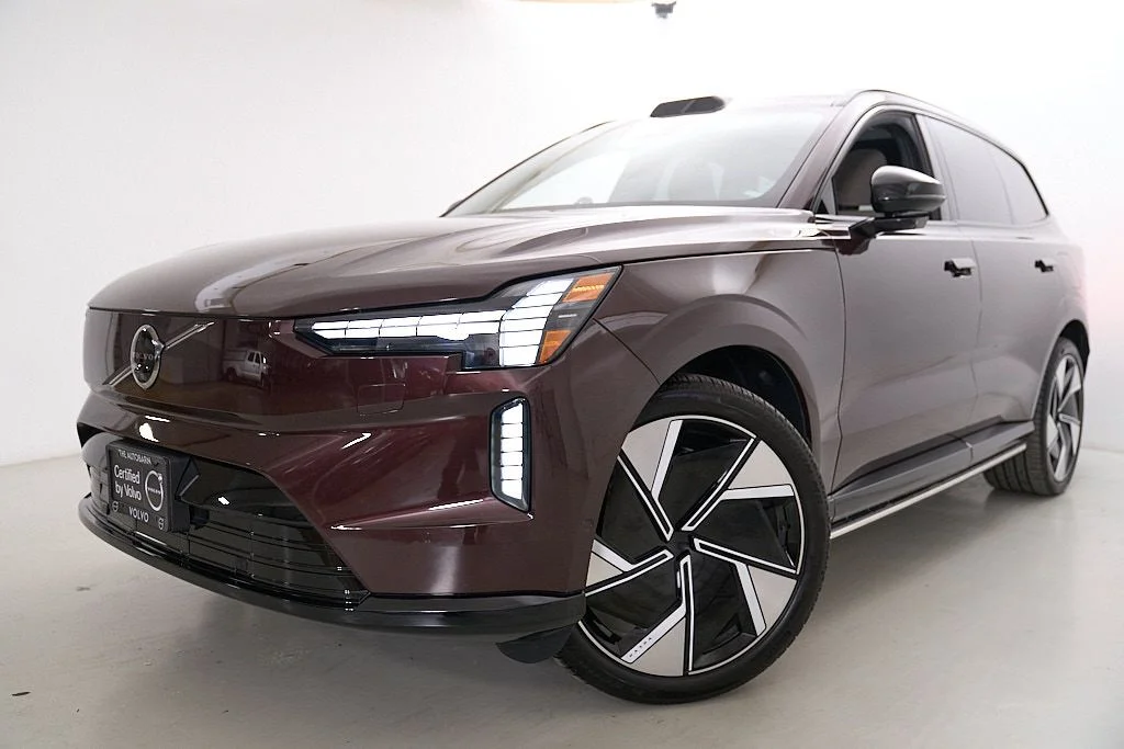 Certified 2025 Volvo EX90 Ultra with VIN 7JDE23KL0SG001451 for sale in Oak Park, IL