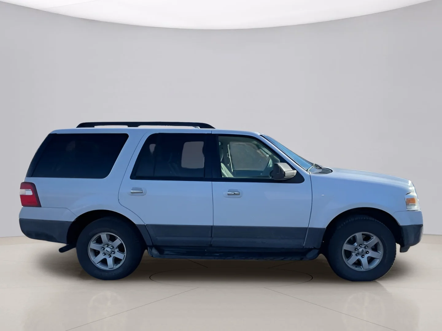 Used 2011 White Ford XLT image 9