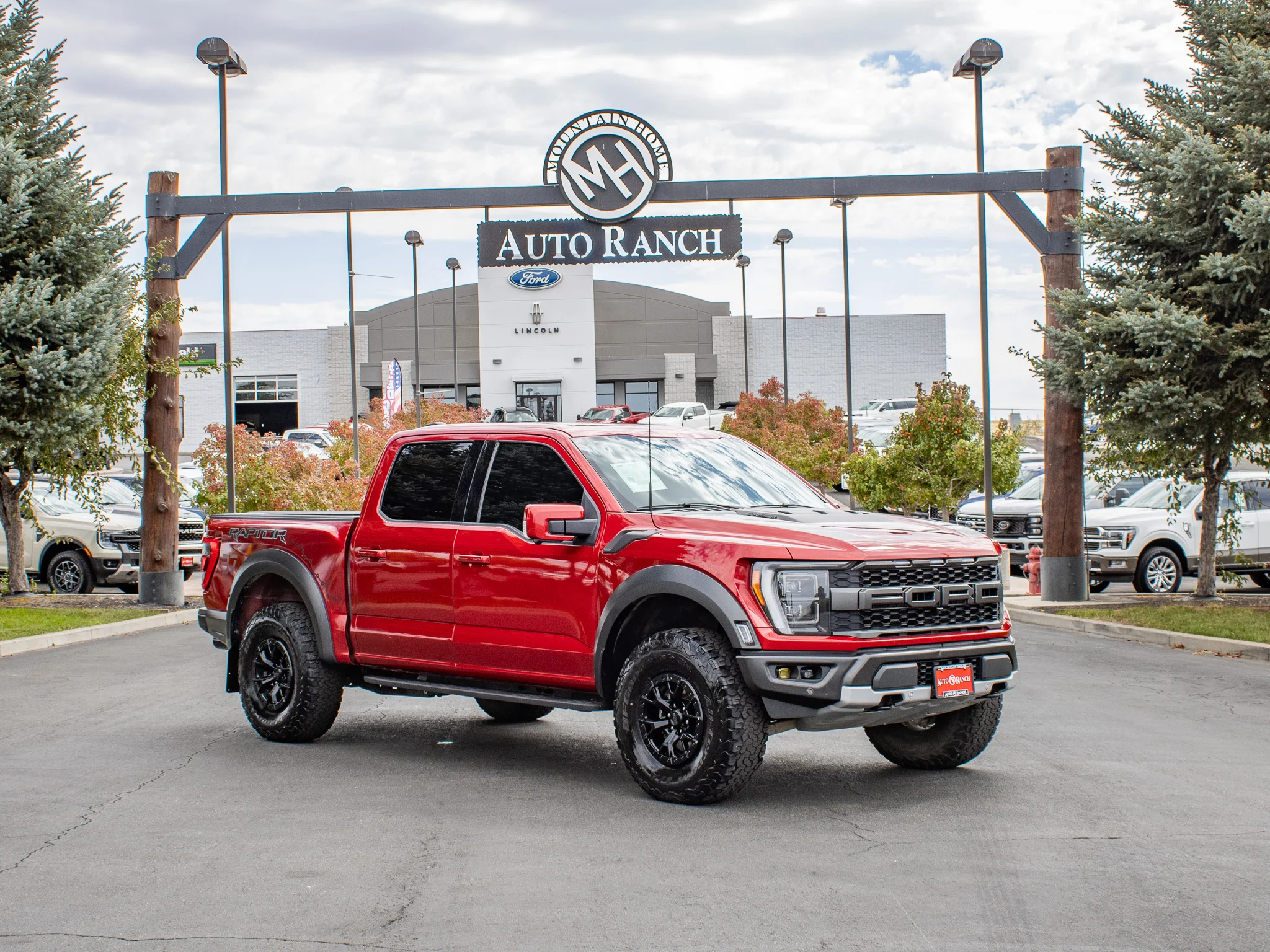 Used 2023 Rapid Red Metallic Tinted Clearcoat Ford Raptor image 1