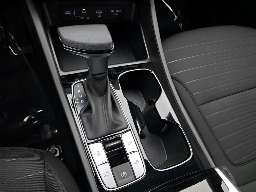 New 2026 White Hyundai SE image 24