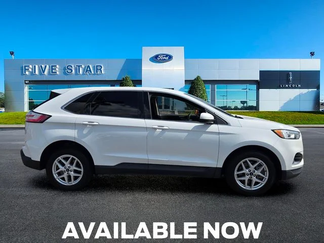 Used 2022 White Ford SEL image 9