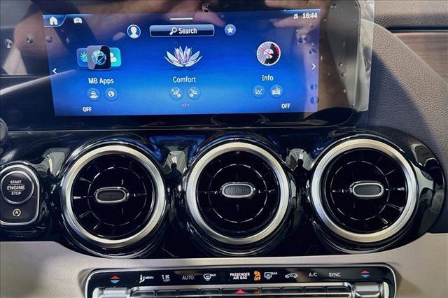 New 2026 Polar White Mercedes-Benz GLA 250 image 42