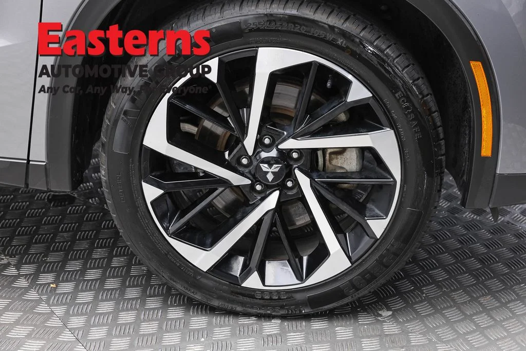 Used 2024 Gray Mitsubishi SE image 32