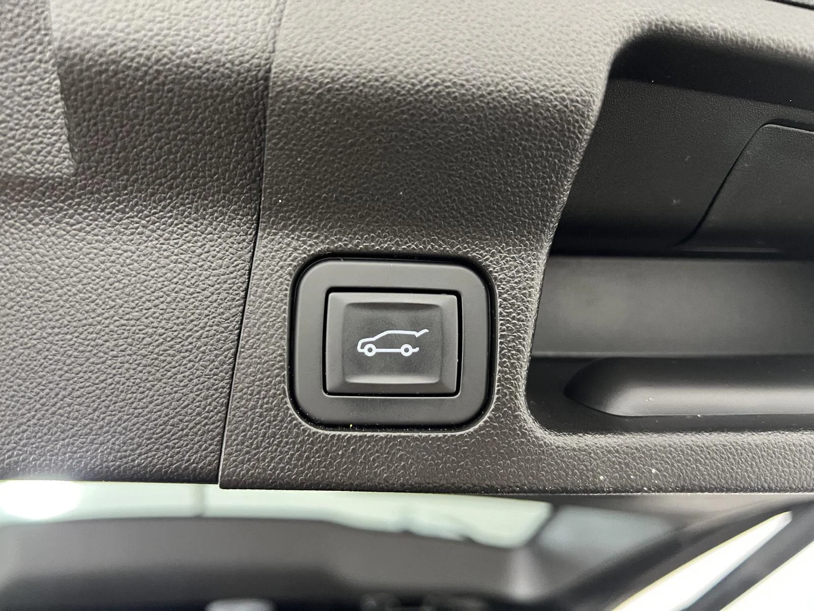 Used 2019 Ebony Twilight Metallic GMC SLT image 29