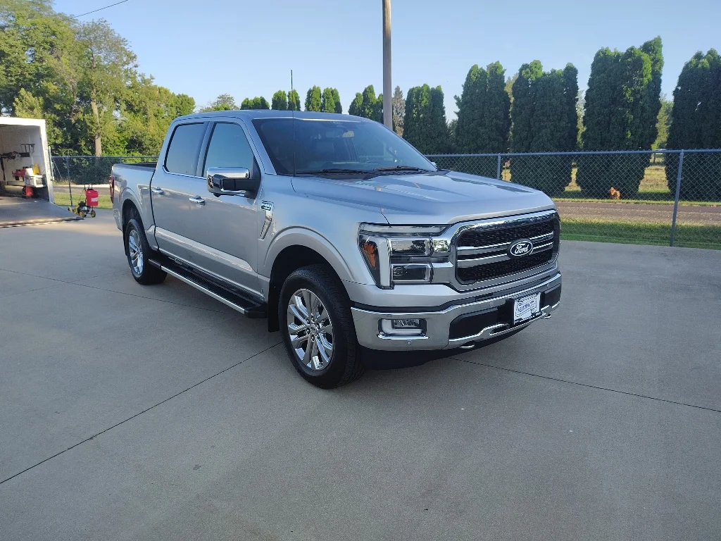 Used 2024 Iconic Silver Metallic Ford LARIAT image 8