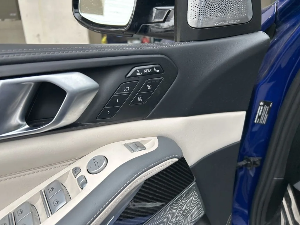 Used 2023 Blue BMW M60i image 10