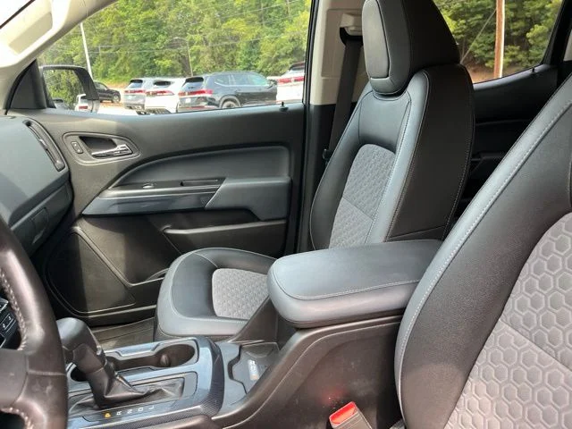 Used 2019 Red Chevrolet Z71 image 9