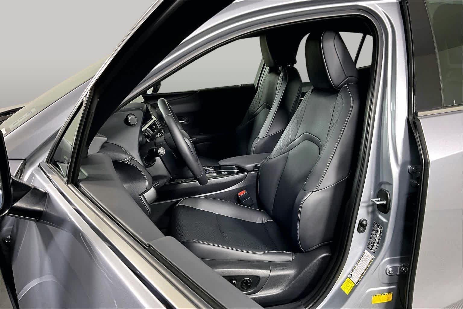 Used 2025 Iridium Lexus Premium image 7
