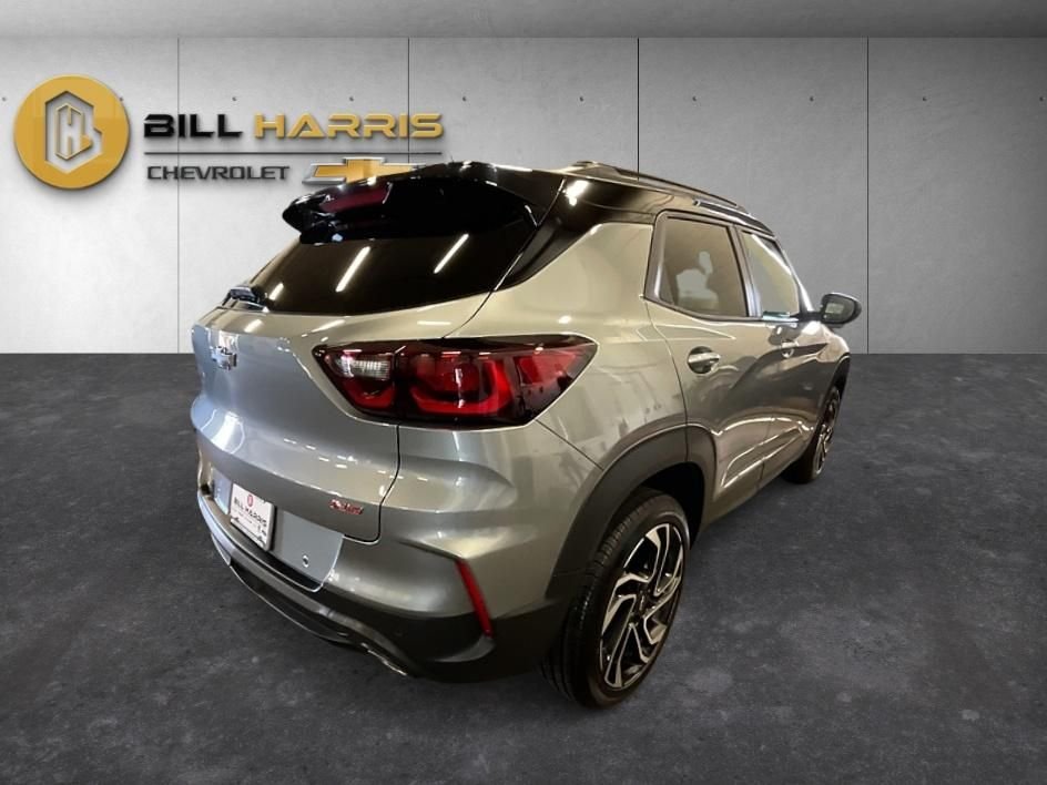 Used 2025 Gray Chevrolet RS image 2