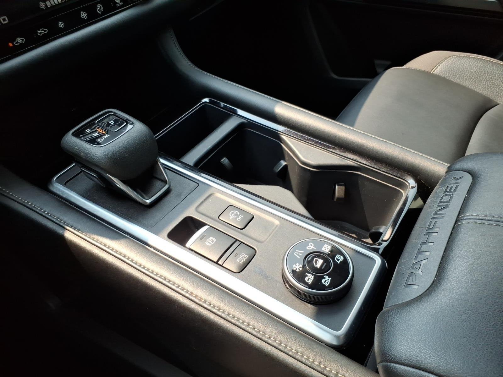 Used 2025 Super Black Nissan SL image 18