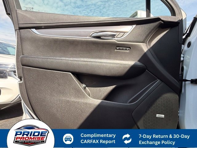 Used 2019 CRYSTAL WHITE TRICOAT Cadillac Luxury AWD image 25