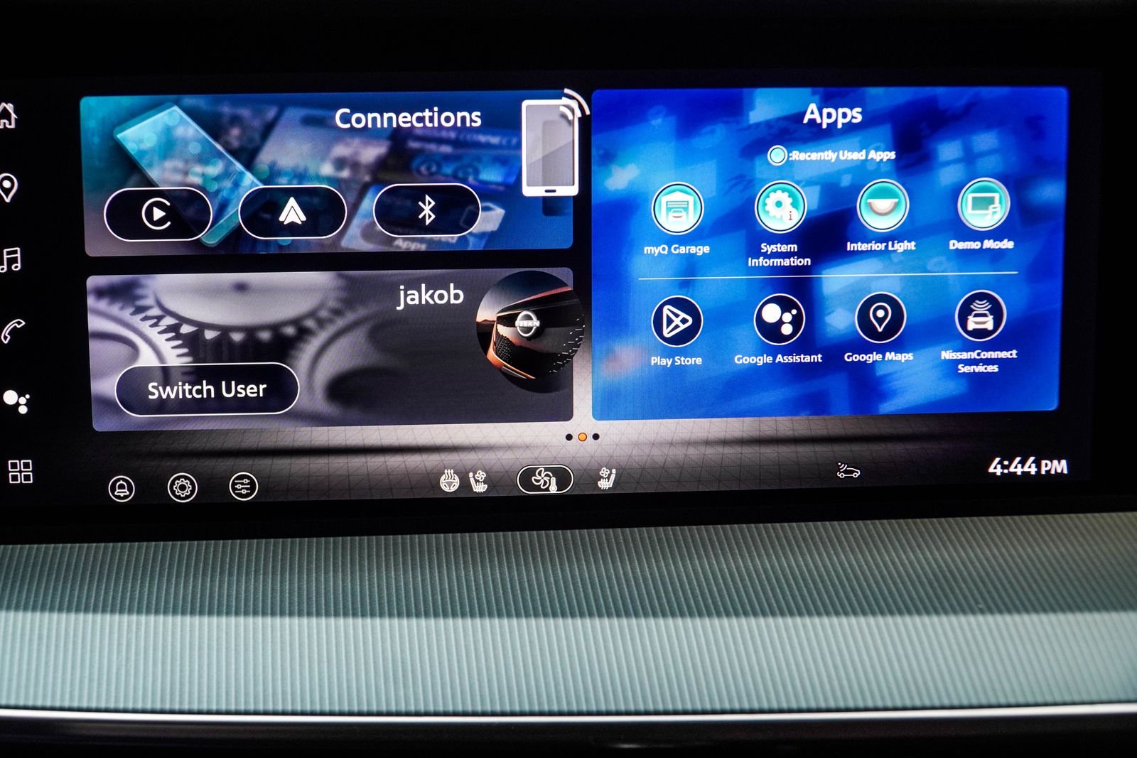 Used 2025 Black Nissan Platinum image 28