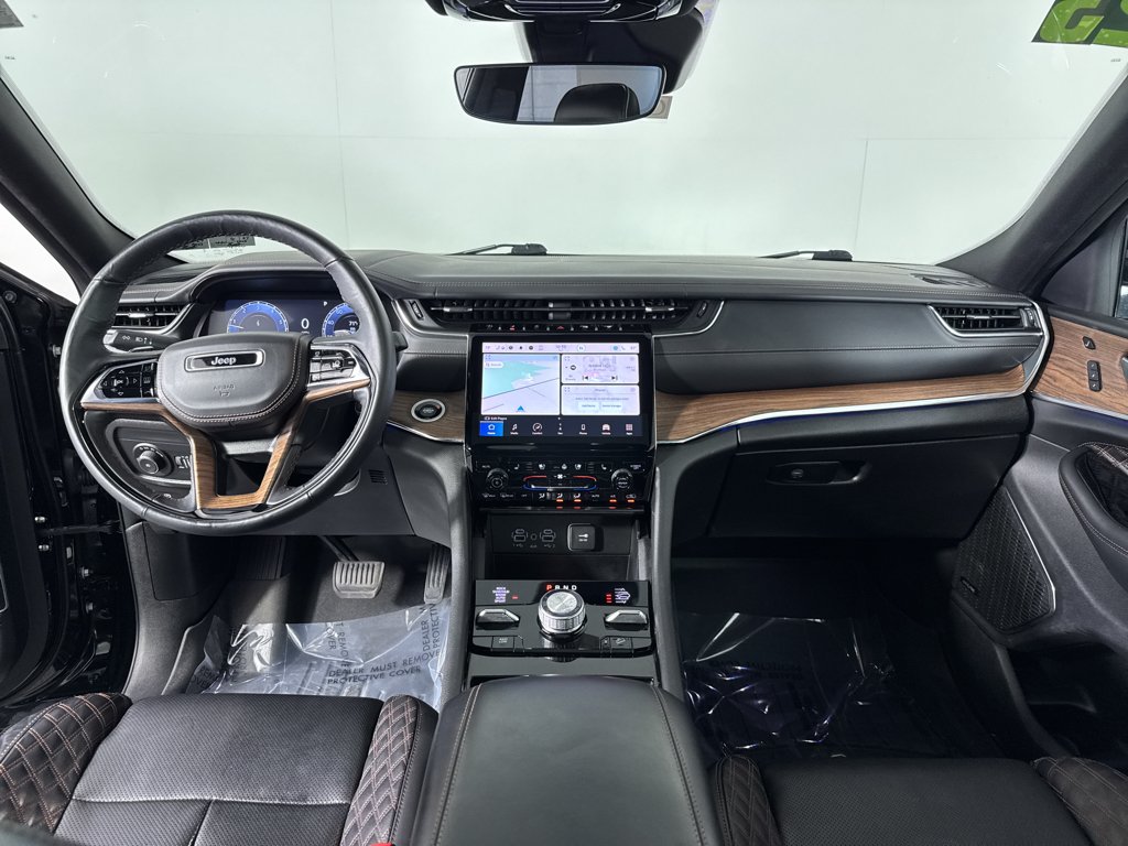 Used 2023 Diamond Black Crystal Pearlcoat Jeep Summit image 3