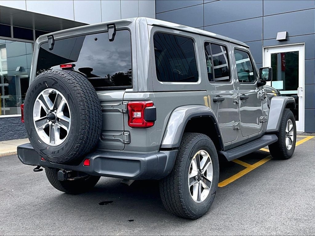 Used 2022 Gray Jeep Unlimited Sahara image 4