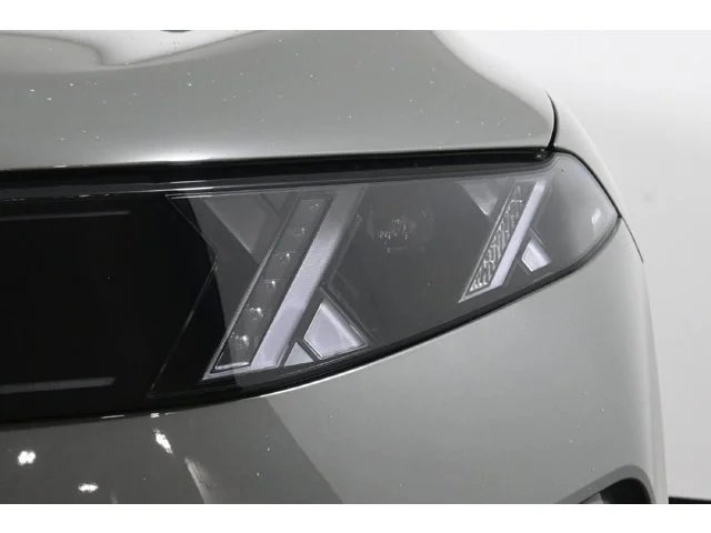 New 2027 Pine BMW 40 xDrive image 11