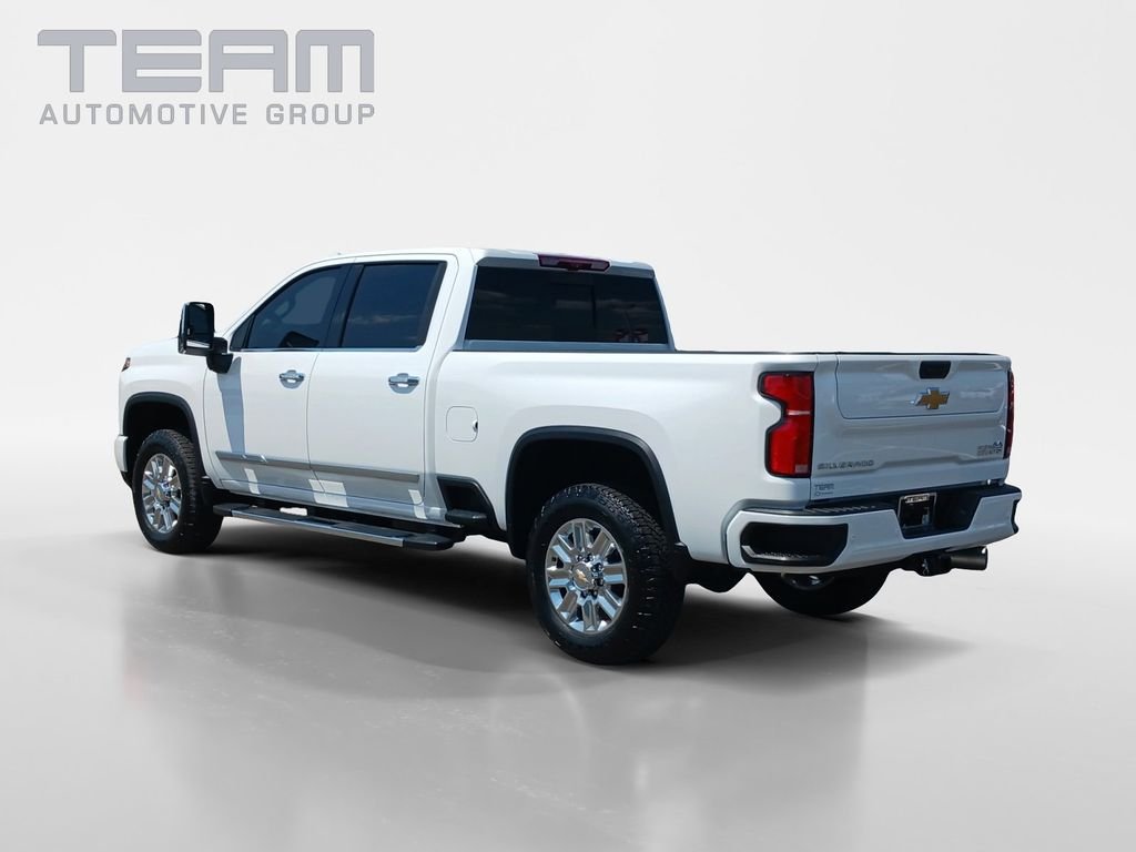 Used 2024 White Chevrolet High Country image 5