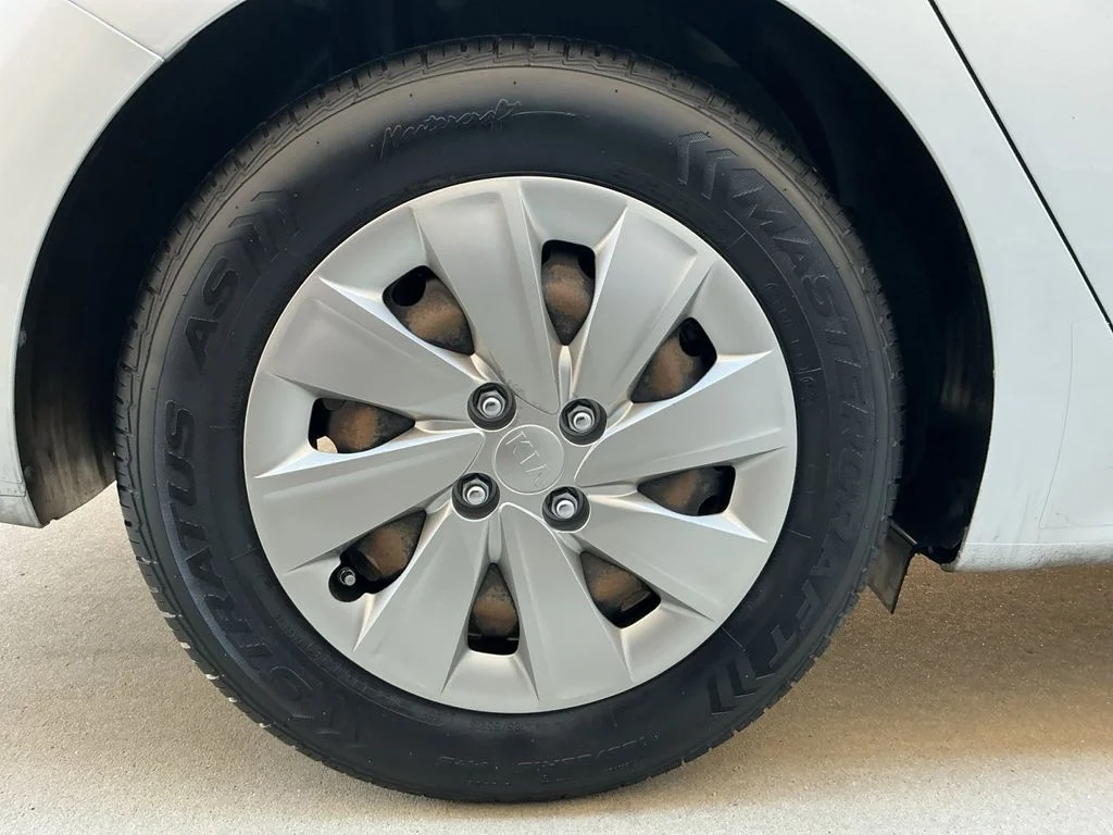 Used 2018 Silver Kia LX image 27