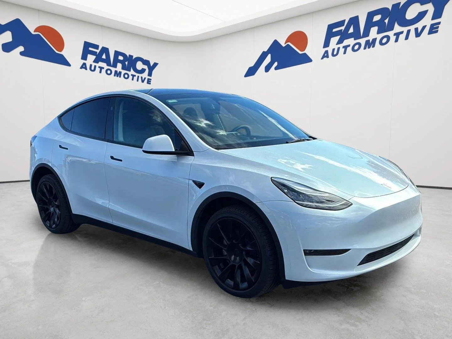 Used 2023  Tesla Long Range image 2