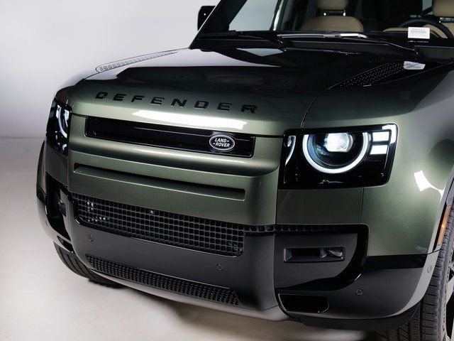 New 2026 Woolstone Green Land Rover X-Dynamic SE image 29