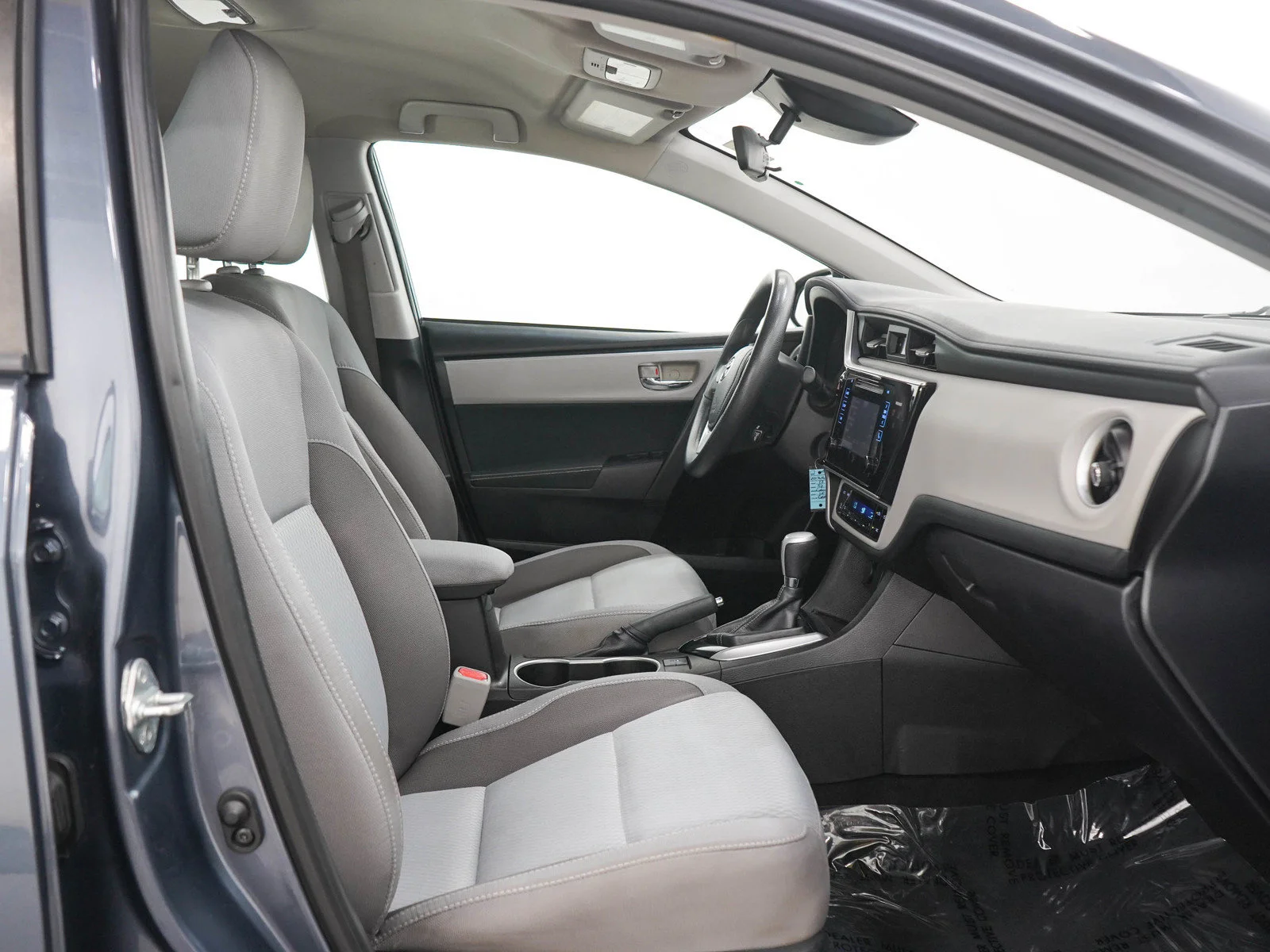 Used 2017  Toyota LE image 11