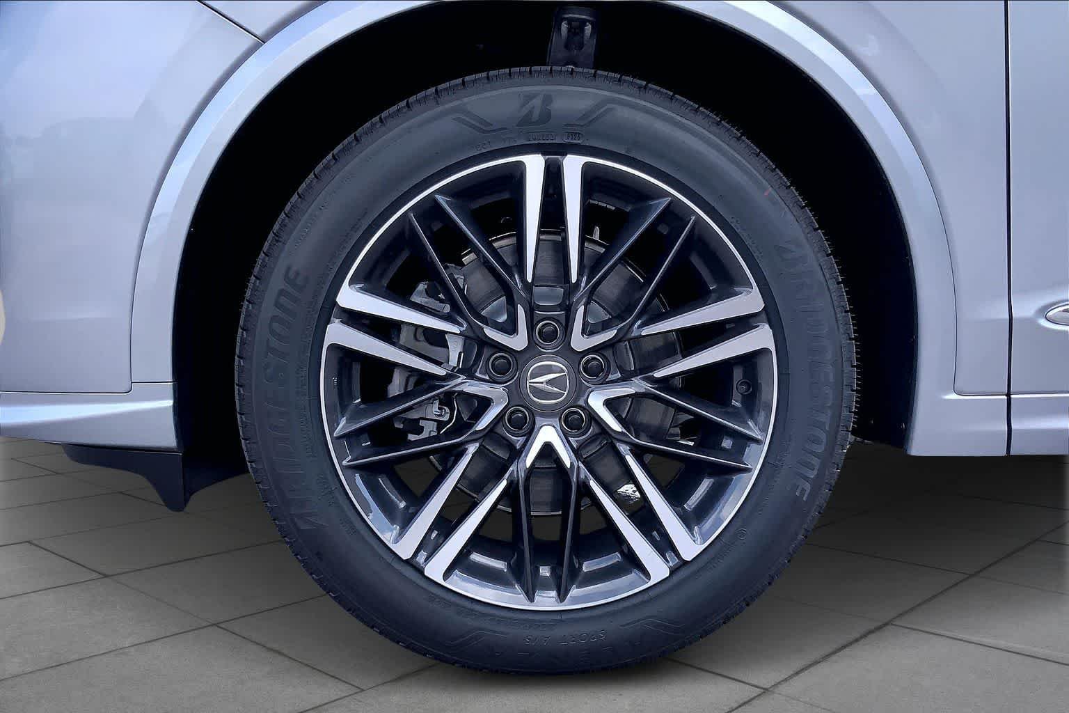 New 2026 Solar Silver Metallic Acura w/Advance Package image 9