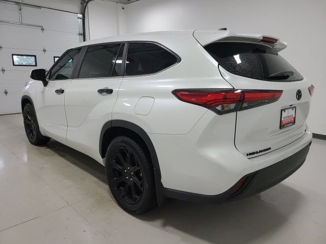 Used 2023 Wind Chill Pearl Toyota LE image 38