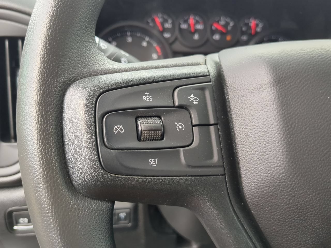 New 2025 Summit White Chevrolet Work Truck image 33
